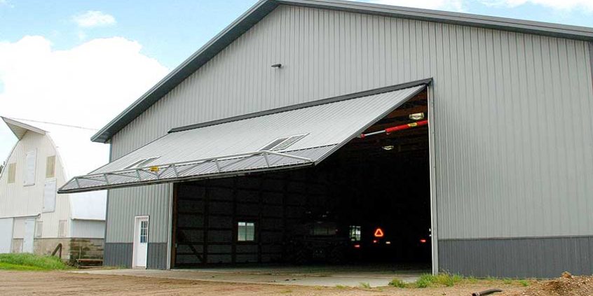 Agricultural Steel Building Hydraulic Door